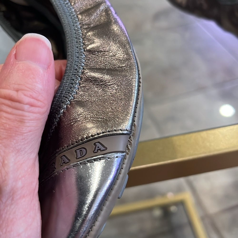 Vintage Prada Metallic Driving Mocs Women's Shoes with matching drawstring bag - Picture 10 of 12
